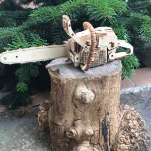 Stihl 3D Puzzle Motorsäge aus Holz, 136 Teile, 6-99 Jahre